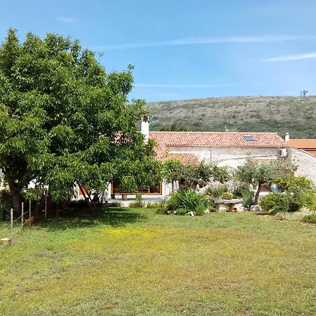 Retiro Da Avo Lídia - *